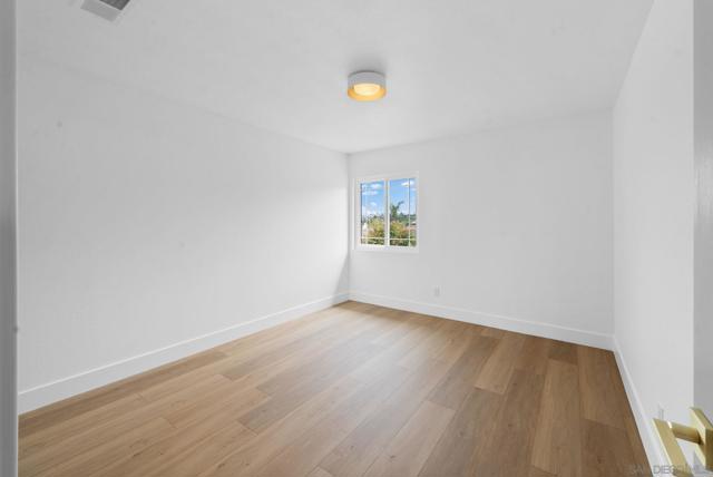 1052 Via Vera Cruz, San Marcos CA: https://media.crmls.org/mediaz/97dceb0c-6815-4d39-8661-b5dd387983a2.jpg
