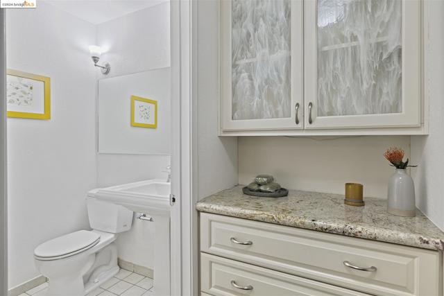 Image 25 of 53 For 545 Pierce St  2207