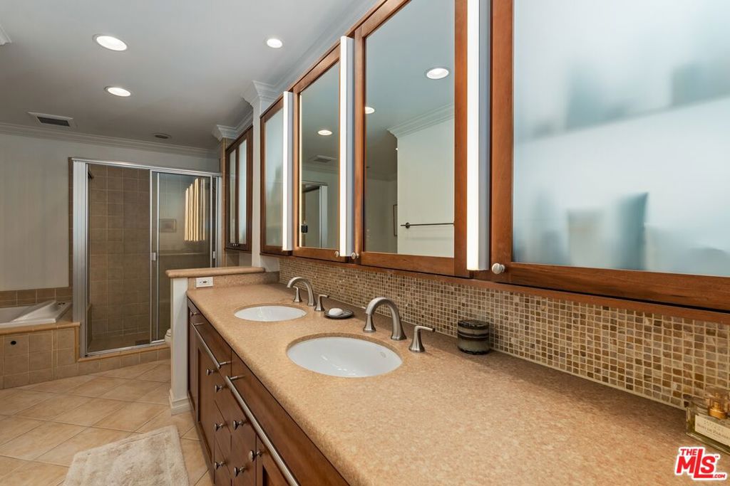 MLS #25622445 image #13