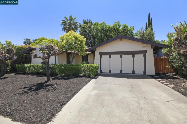 2054 Newton Way, Concord CA: https://media.crmls.org/mediaz/97df396f-8657-4ea5-9624-0dbbc1191026.jpg