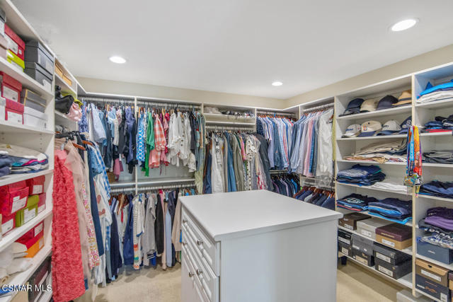 1732 Crooked Trail Place, Westlake Village CA: https://media.crmls.org/mediaz/97df4527-6d62-49f4-ba99-250b81ff6114.jpg