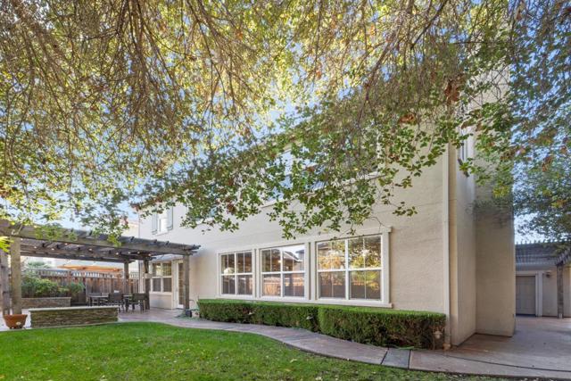 9652 Cooper Place, Gilroy CA: https://media.crmls.org/mediaz/97df73b6-a736-4a8b-b90b-995dffb58a8f.jpg