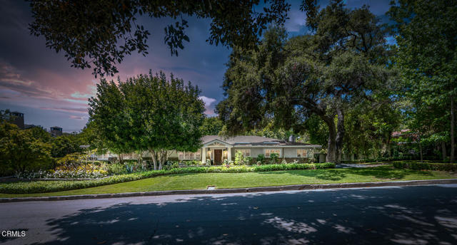 Detail Gallery Image 1 of 42 For 4409 Encinas Dr, La Canada Flintridge,  CA 91011 - 5 Beds | 4 Baths