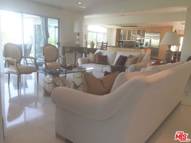 3440 Shoreheights Drive, Malibu CA: https://media.crmls.org/mediaz/97df989c-a0ac-4538-b116-3dd45620247a.jpg