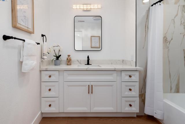 498 Via Royal, Walnut Creek CA: https://media.crmls.org/mediaz/97df9c04-3064-45d5-b362-9116ddd1e3e6.jpg