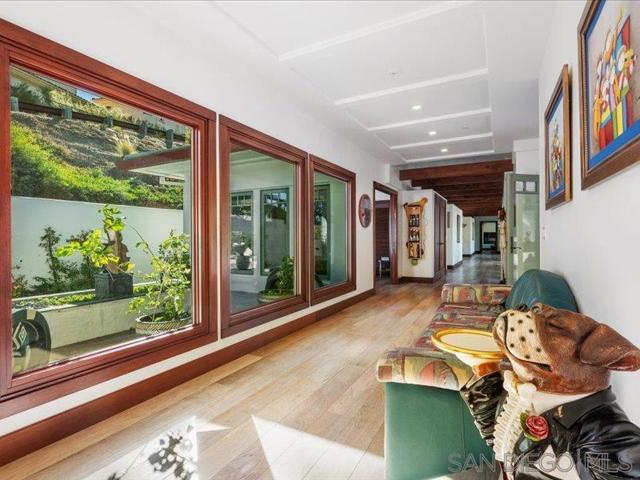 8018 La Milla, Rancho Santa Fe CA: https://media.crmls.org/mediaz/97dfb79f-30db-4abf-a2a5-c5bd4eb8061b.jpg