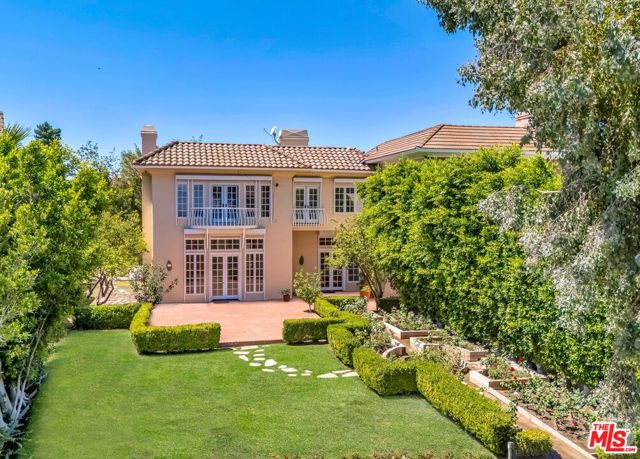 Drew Fenton | 2222 Canyonback Road Los Angeles CA | MLS: 7400788