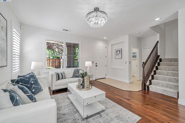 260 Abigail Cir, Danville CA: https://media.crmls.org/mediaz/97dfcfdd-9960-4ea9-9603-563873f48019.jpg