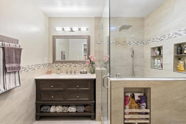 770 Kedzie Ave, San Diego CA: https://media.crmls.org/mediaz/97dfe622-c53c-4fa4-ad29-2429cd91d88c.jpg