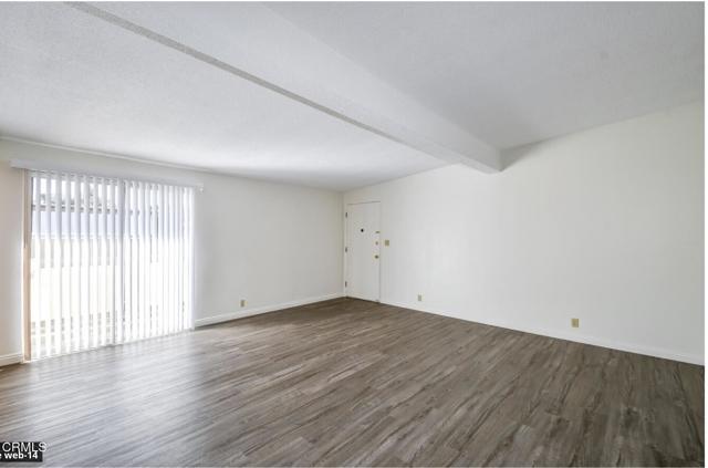 Detail Gallery Image 4 of 15 For 2707 Montrose Ave #10,  Montrose,  CA 91020 - 1 Beds | 1 Baths