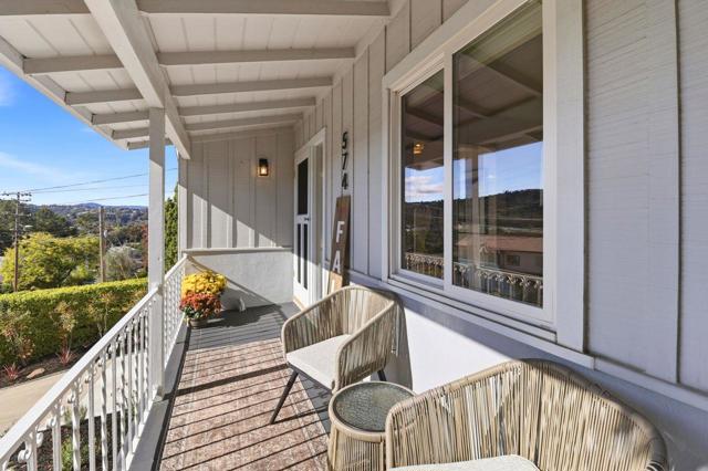 574 Wellington Drive, San Carlos CA: https://media.crmls.org/mediaz/97e0497d-e5c7-4bf7-a185-d5958e877836.jpg