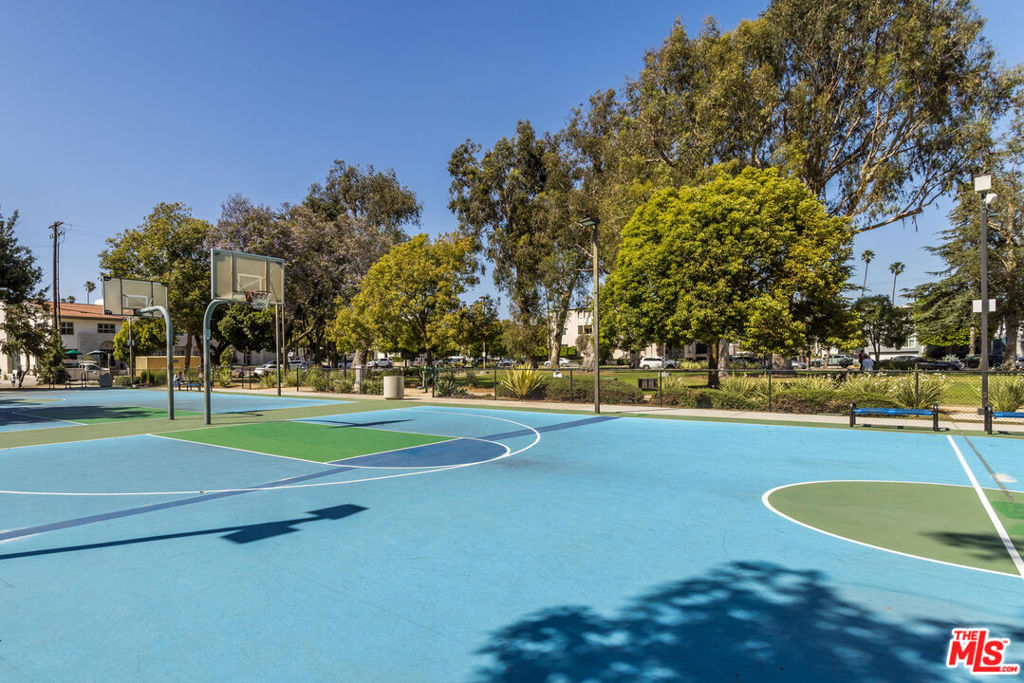 1101 Lincoln Boulevard #1