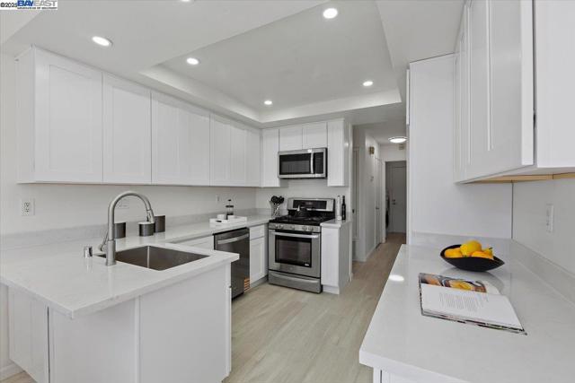32948 Soquel St, Union City CA: https://media.crmls.org/mediaz/97e0a5dd-d572-4d1f-bd78-3e759cf5d5b8.jpg