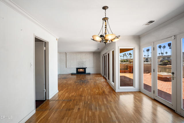 2851 Seahorse Avenue, Ventura CA: https://media.crmls.org/mediaz/97e0f5ba-4b5e-498e-81e6-2e30981fd388.jpg