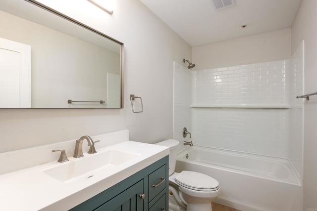 Detail Gallery Image 9 of 30 For 2067 El Camino Real, Oceanside,  CA 92054 - 2 Beds | 2 Baths