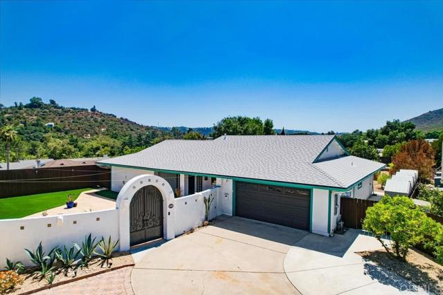 12919 Evalyn Place, Poway CA: https://media.crmls.org/mediaz/97e1f1df-807f-402d-b25b-a392f4f01c1f.jpg
