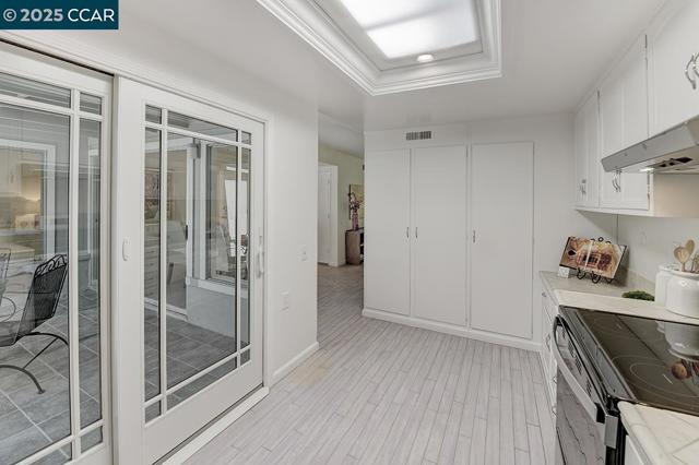 1517 Oakmont, Walnut Creek CA: https://media.crmls.org/mediaz/97e29d6e-981d-4097-9f29-c87c76465ed1.jpg
