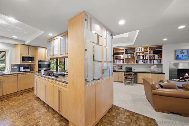 6346 Ridge Manor Avenue, San Diego CA: https://media.crmls.org/mediaz/97e2c1a5-5a02-44ed-9bff-82937fe38e29.jpg