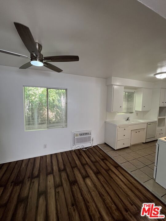 4187 Arch Drive, Studio City CA: https://media.crmls.org/mediaz/97e2ce31-d451-4ff6-804e-8859fd92b520.jpg