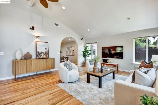 1443 Phantom Ave, San Jose CA: https://media.crmls.org/mediaz/97e314cb-f040-42db-b7c4-db4e04cbad0c.jpg