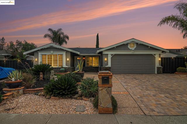 410 Kevin Ct, San Ramon CA: https://media.crmls.org/mediaz/97e428bf-3413-4be6-8258-49fc45f65eb6.jpg