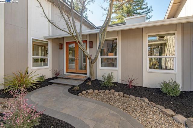 Image 6 of 48 For 6379 Arlington Dr