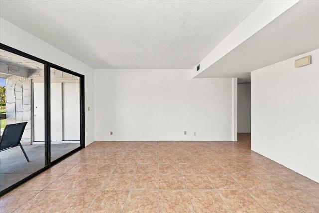 5115 E Waverly Drive #D30, Palm Springs, CA 92264