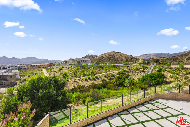 11767 Toyon Drive, Chatsworth CA: https://media.crmls.org/mediaz/97e46090-e6a9-461d-9bd5-f6f91c8439f9.jpg