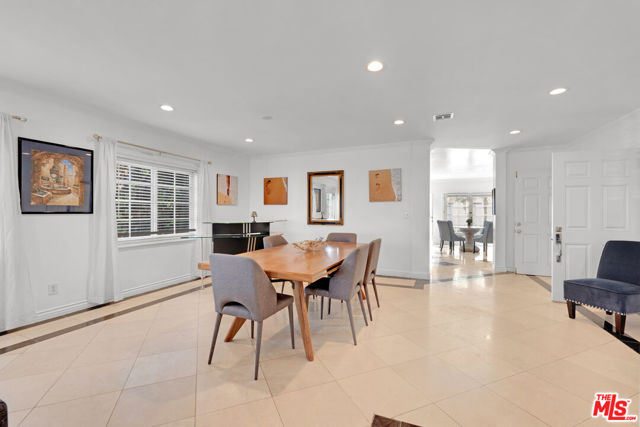 1131 S Swall Drive, Los Angeles CA: https://media.crmls.org/mediaz/97e4898e-2e9f-4482-96d1-30d6c145f10c.jpg