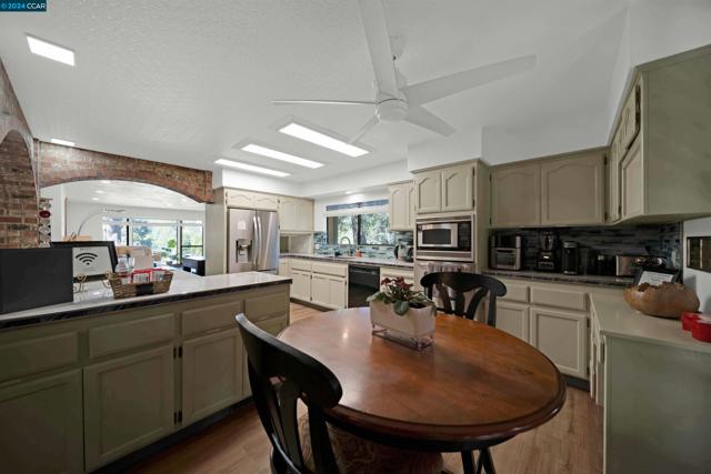 Image 12 of 60 For 1324 Alves Dr