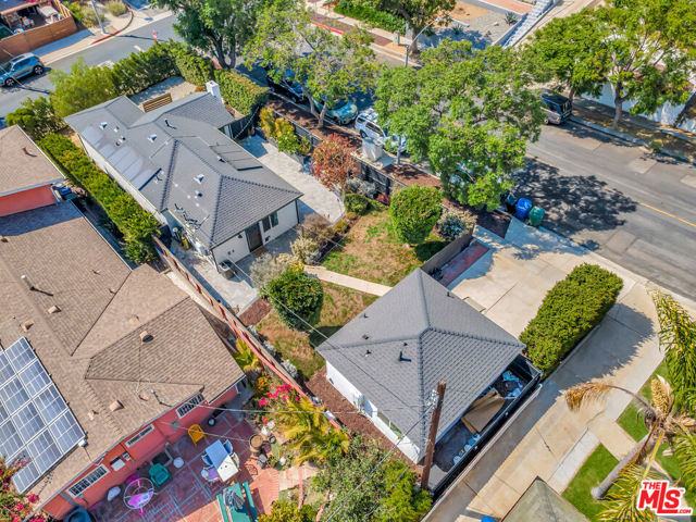 4340 W 60th Street, Los Angeles CA: https://media.crmls.org/mediaz/97e5404c-a6d6-45ff-a7cf-dbf32a42b035.jpg