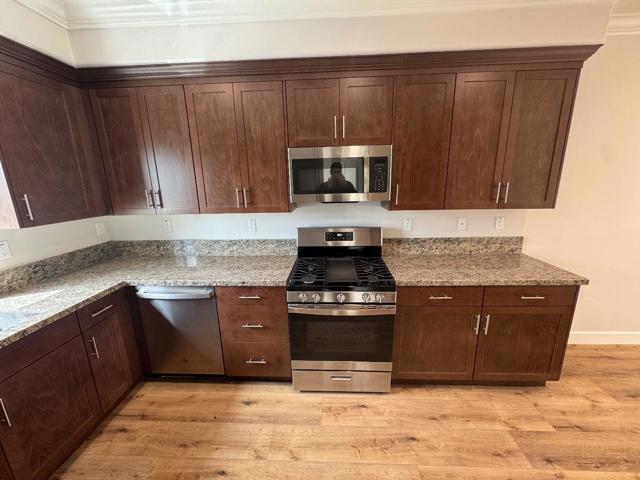 116 Bundeson Circle, Hollister CA: https://media.crmls.org/mediaz/97e54591-3ae8-44ad-8587-1753b48412b0.jpg