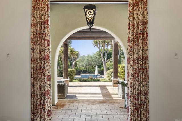 Detail Gallery Image 3 of 31 For 16636 El Zorro Vista, Rancho Santa Fe,  CA 92067 - 5 Beds | 5/4 Baths