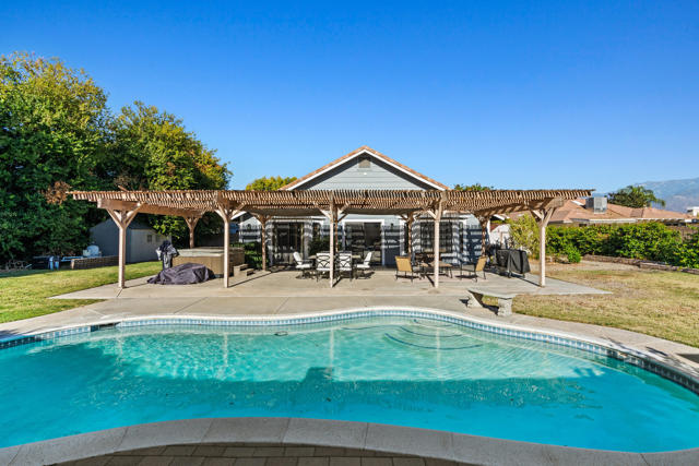 3773 English Drive, Hemet CA: https://media.crmls.org/mediaz/97e5acc4-6e9f-4145-bd24-41906be23f6f.jpg