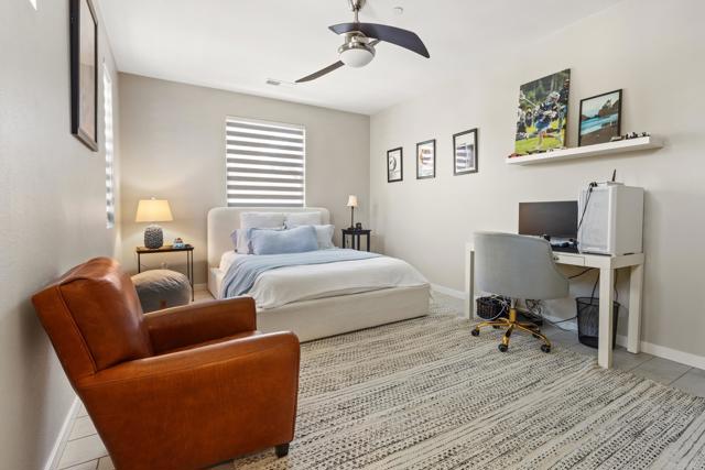 6132 Colt Place, Carlsbad CA: https://media.crmls.org/mediaz/97e7268a-73c0-4886-8187-952a6d4e83db.jpg