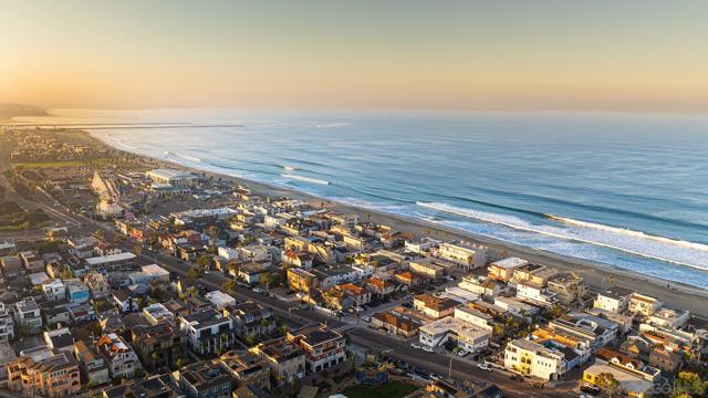 807 Santa Barbara Pl, San Diego CA: https://media.crmls.org/mediaz/97e775c0-a513-4cb9-a132-a70d8319963c.jpg