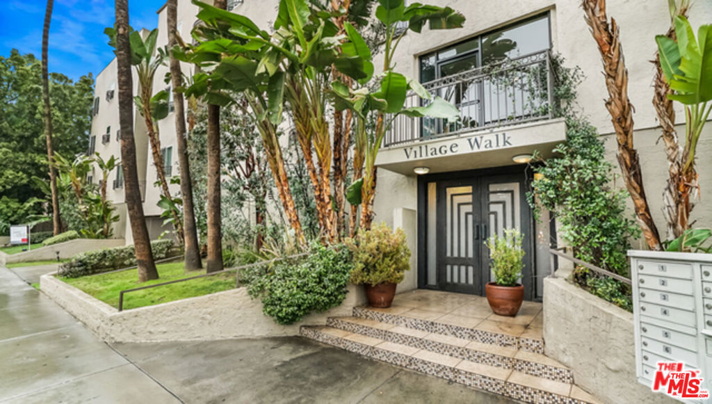 5430 Bellingham Avenue #306