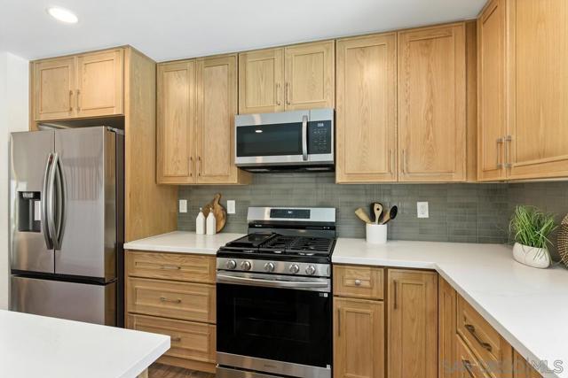 12452 Via Cabezon, San Diego CA: https://media.crmls.org/mediaz/97e7e8e9-51c9-43d4-99e7-0d341962c0c7.jpg