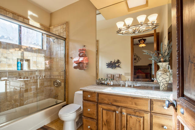 77170 Casa Del Sol, La Quinta CA: https://media.crmls.org/mediaz/97e8ce35-14b2-4067-8678-5c3b25a47f9f.jpg