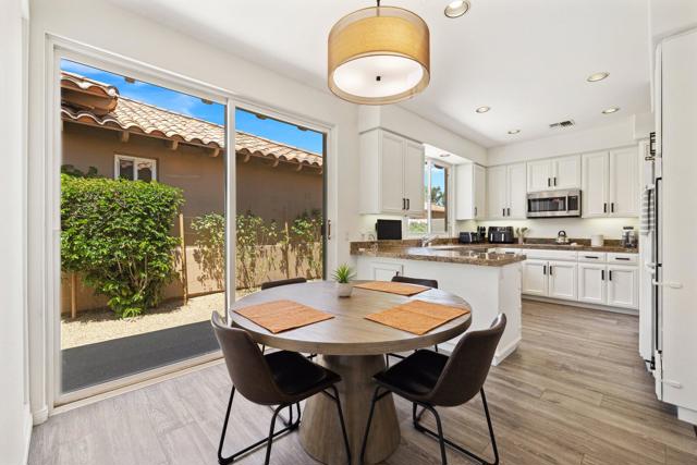 48205 Via Solana, La Quinta CA: https://media.crmls.org/mediaz/97e927d9-7fdc-4bdd-88dd-1d69d0bd115f.jpg