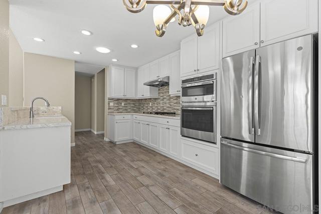 12071 Caminito Corriente, San Diego CA: https://media.crmls.org/mediaz/97e98b5f-47b8-4e39-950d-7630576b5480.jpg