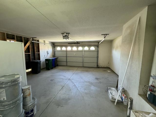 49590 Lincoln Drive, Indio CA: https://media.crmls.org/mediaz/97e994f6-f477-4d4b-80e1-d7963149f37a.jpg