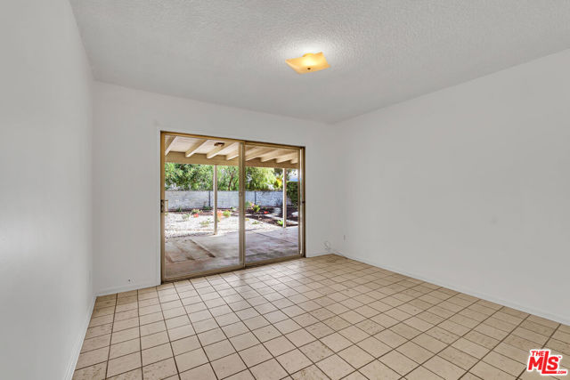 8550 Eatough Avenue photo 14