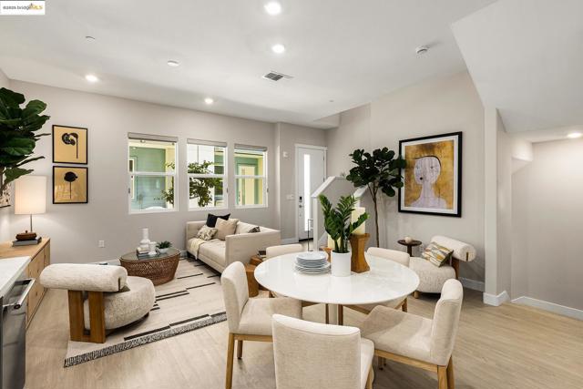 28976 Parkwood Lane, Hayward CA: https://media.crmls.org/mediaz/97e9d70c-e713-4982-b0e5-307511e7f5db.jpg