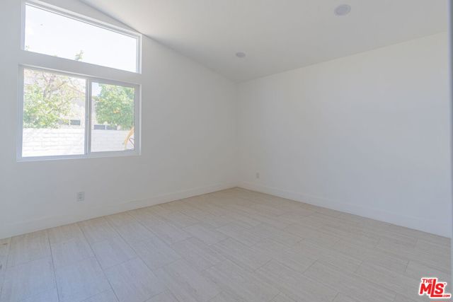 Image 39 of 44 For 70725 Ironwood Drive