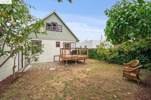 1193 64Th St, Oakland CA: https://media.crmls.org/mediaz/97eade50-19f4-45bb-bae7-43b4fb4512c0.jpg