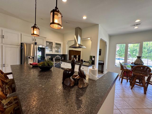 34 Calle La Reina, Rancho Mirage CA: https://media.crmls.org/mediaz/97eb6fe2-b40d-496e-b6e8-a48cbd6d440a.jpg