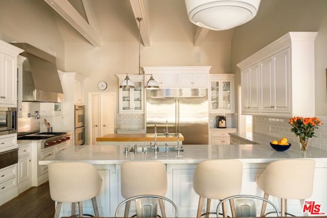 4714 Balboa Avenue, Encino CA: https://media.crmls.org/mediaz/97ec9716-4f34-4be7-8f24-e39363b9bb7b.jpg