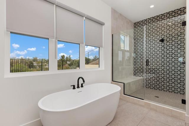 1243 Stonemark place, Vista CA: https://media.crmls.org/mediaz/97ed3d4b-a821-4ecc-acca-5d1240967bf5.jpg