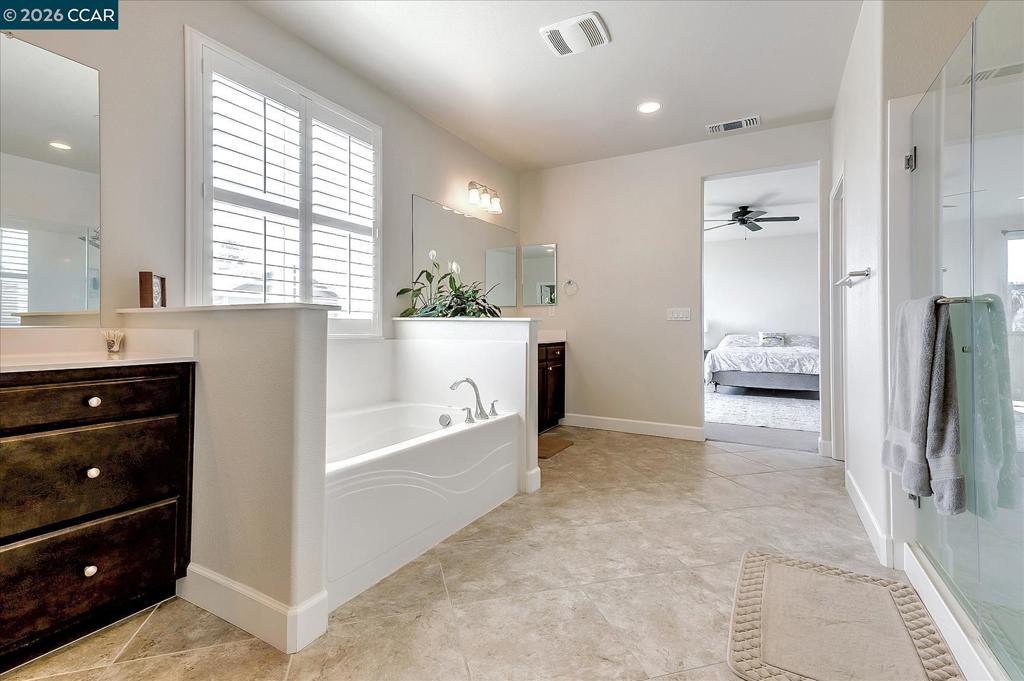 https://media.crmls.org/mediaz/97eda845-9827-4c64-9297-e6c03117b742.jpg?preset=X-Large